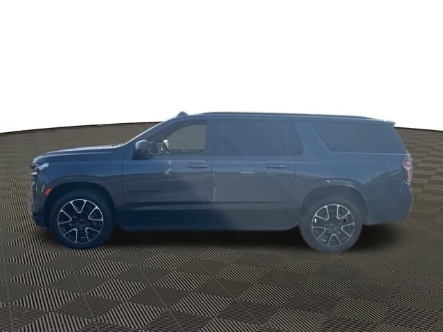 2021 Chevrolet Suburban RST photo 4