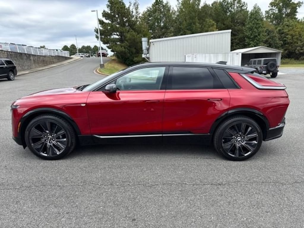 New 2026 CADILLAC LYRIQ Signature Sport SUV