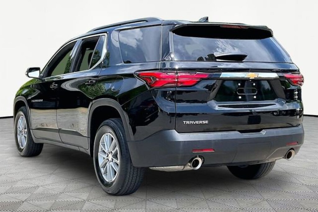 Used 2023 Chevrolet Traverse LT Cloth SUV