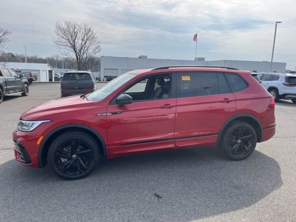 Used 2024 Volkswagen Tiguan 2.0T SE R-Line Black SUV