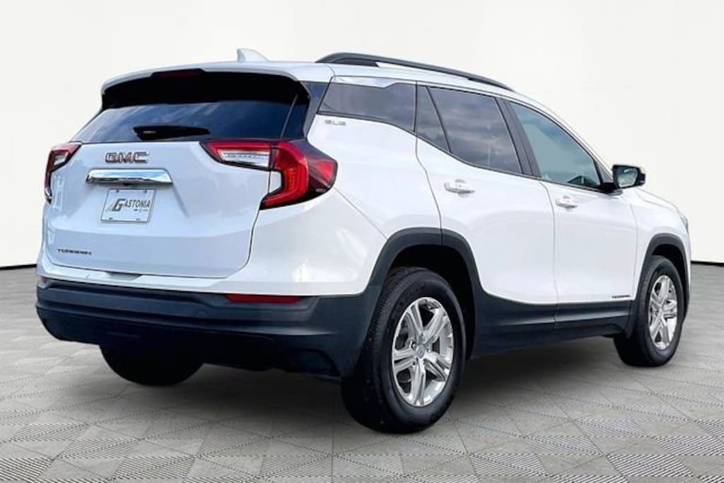 Used 2022 GMC Terrain SLE SUV
