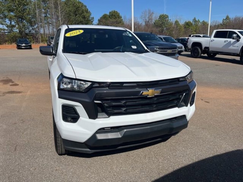 Used 2024 Chevrolet Colorado LT Truck