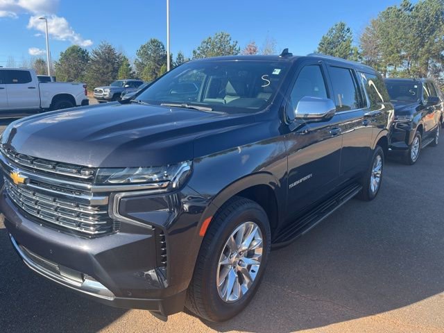 2023 Chevrolet Suburban Premier photo 2