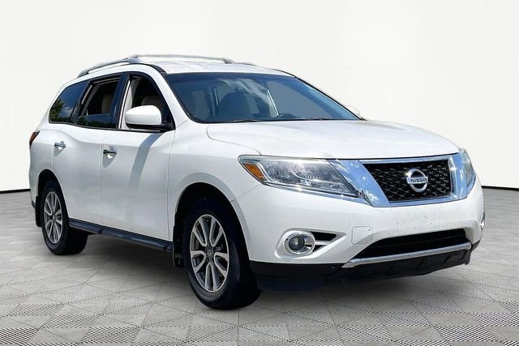 Used 2016 Nissan Pathfinder SV SUV