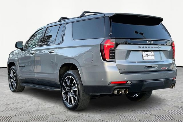 2025 Chevrolet Suburban RST photo 3