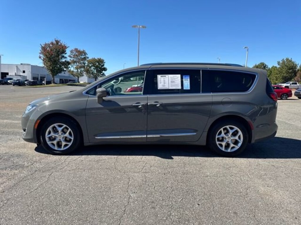 Used 2020 Chrysler Pacifica Touring L Plus Minivan