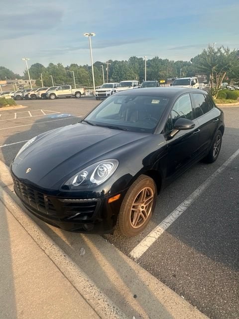 2018 Porsche Macan -'s photo