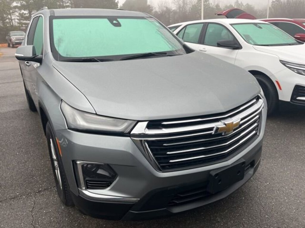 Used 2023 Chevrolet Traverse LT Cloth SUV