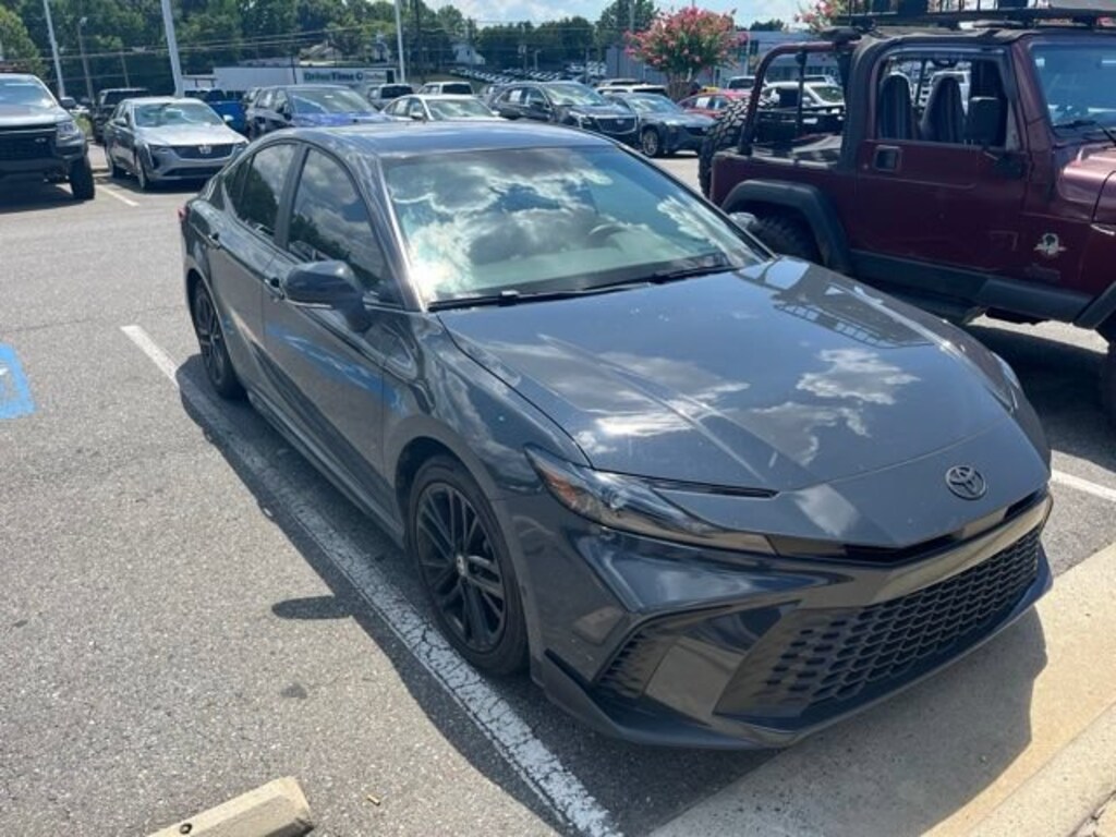 Used 2025 Toyota Camry SE Sedan