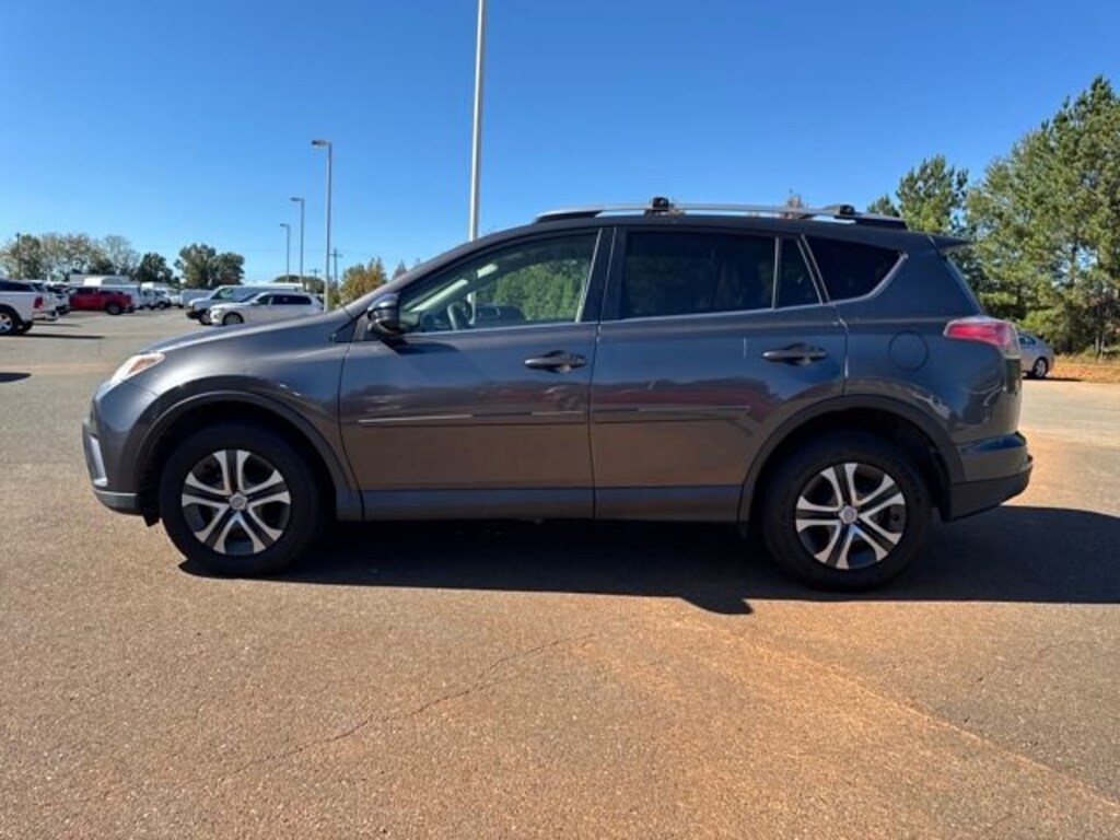 Used 2016 Toyota RAV4 LE SUV
