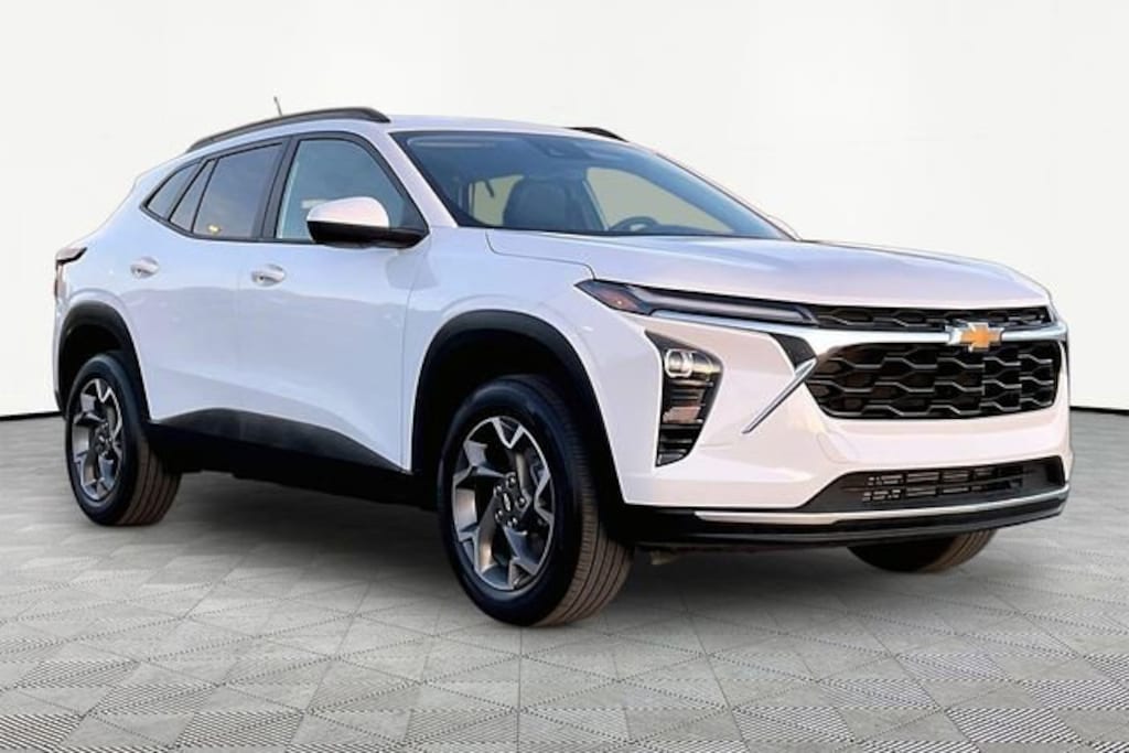 Used 2025 Chevrolet Trax LT SUV