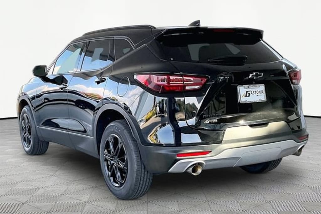 Used 2023 Chevrolet Blazer 2LT SUV
