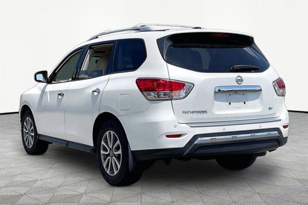 Used 2016 Nissan Pathfinder SV SUV