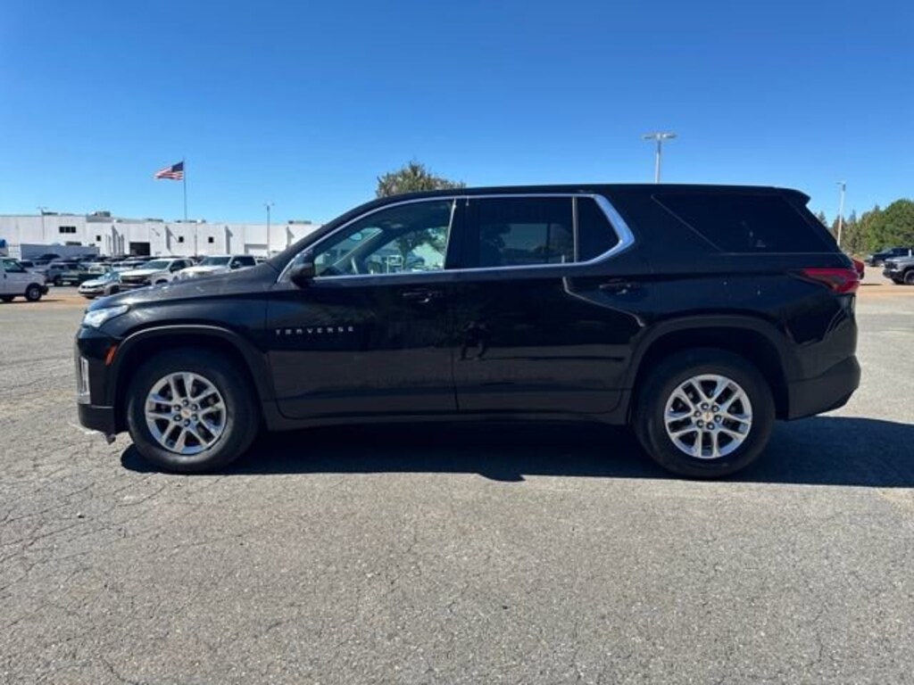 Used 2022 Chevrolet Traverse LS SUV