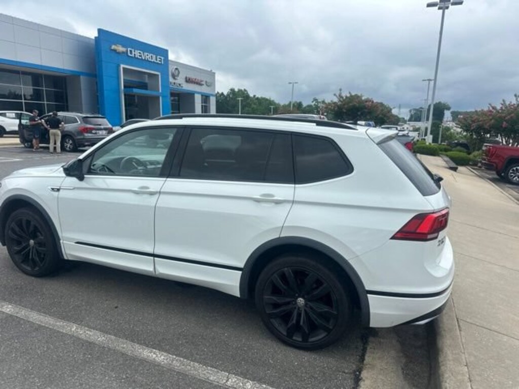 Used 2020 Volkswagen Tiguan 2.0T SE SUV