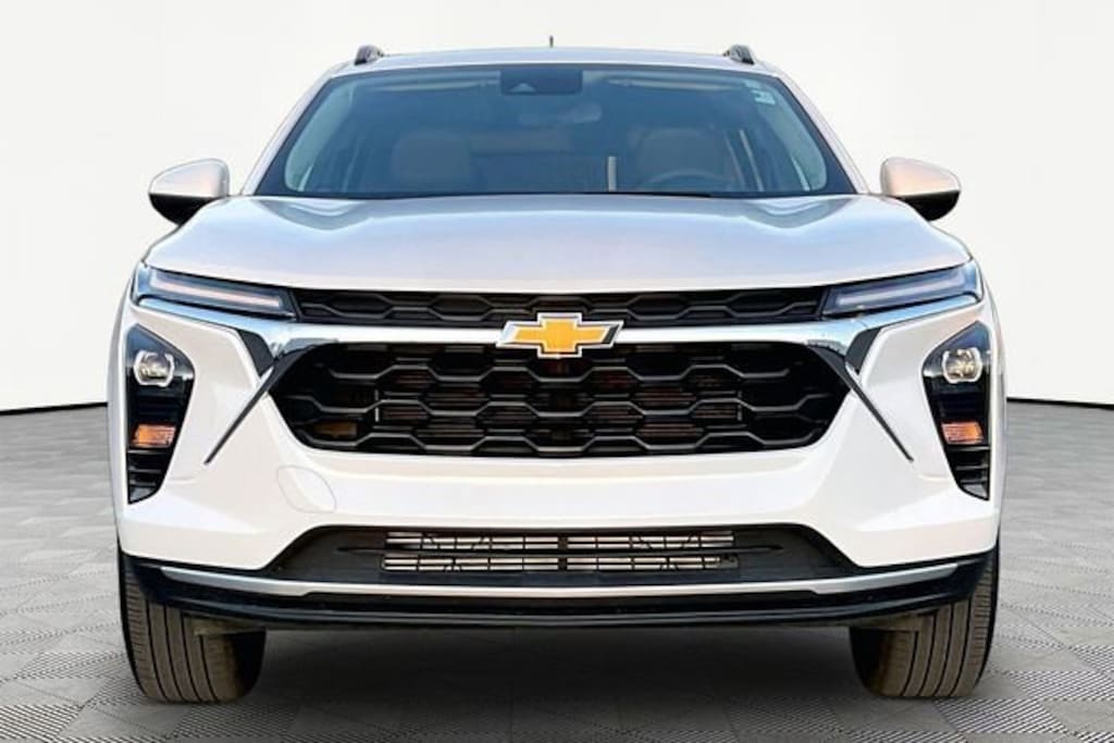 Used 2025 Chevrolet Trax LT SUV