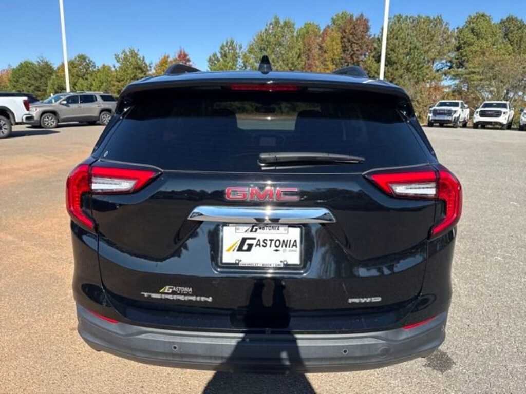 Used 2022 GMC Terrain SLE SUV