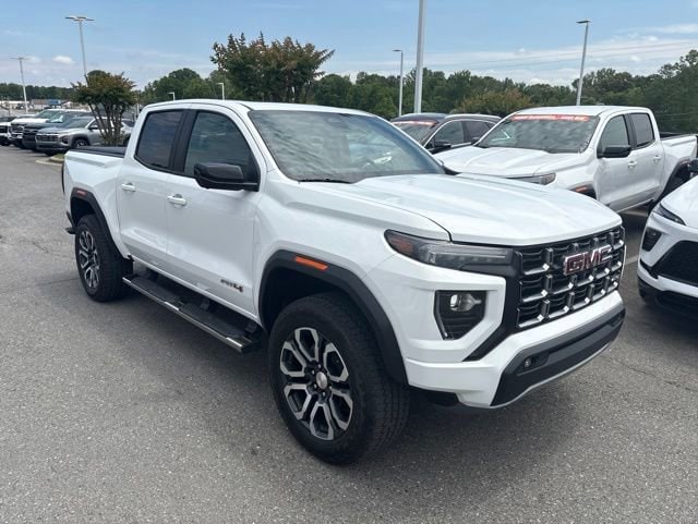 2024 GMC Canyon 4WD AT4 Crew Cab Short Box's photo