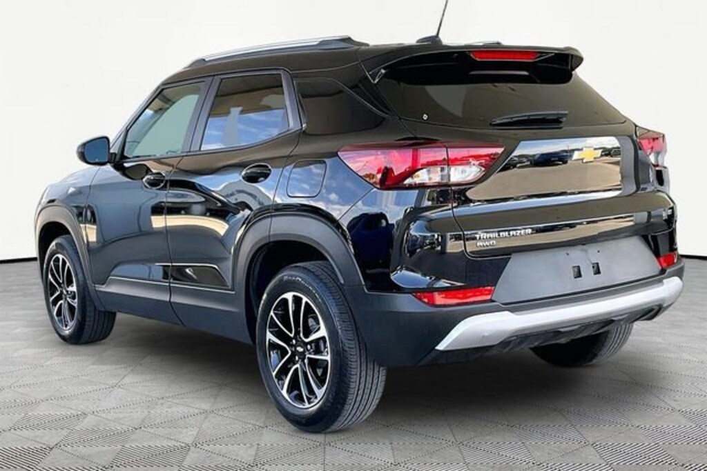 Used 2025 Chevrolet Trailblazer LT SUV