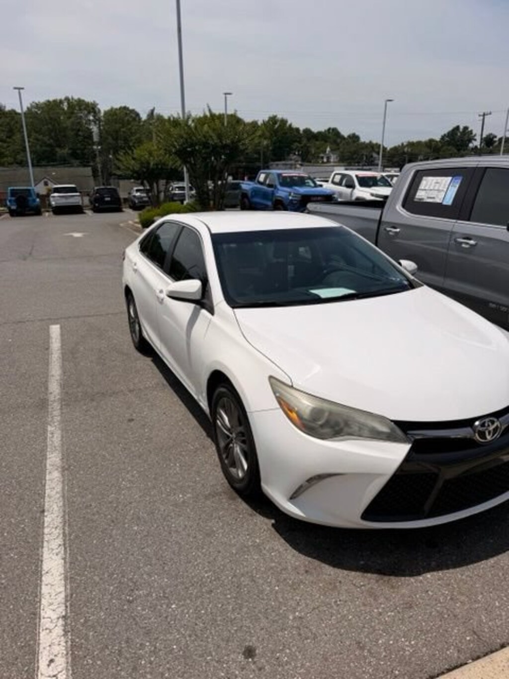 Used 2016 Toyota Camry SE Sedan
