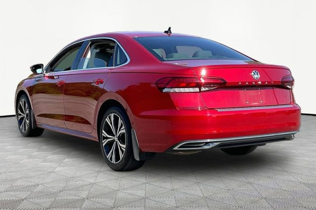 Used 2021 Volkswagen Passat 2.0T SE Sedan