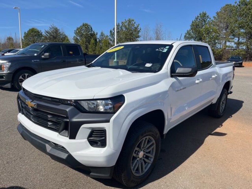Used 2024 Chevrolet Colorado LT Truck