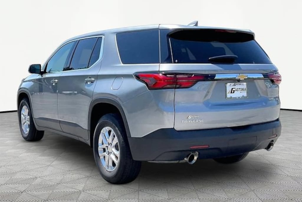 Used 2023 Chevrolet Traverse LS SUV