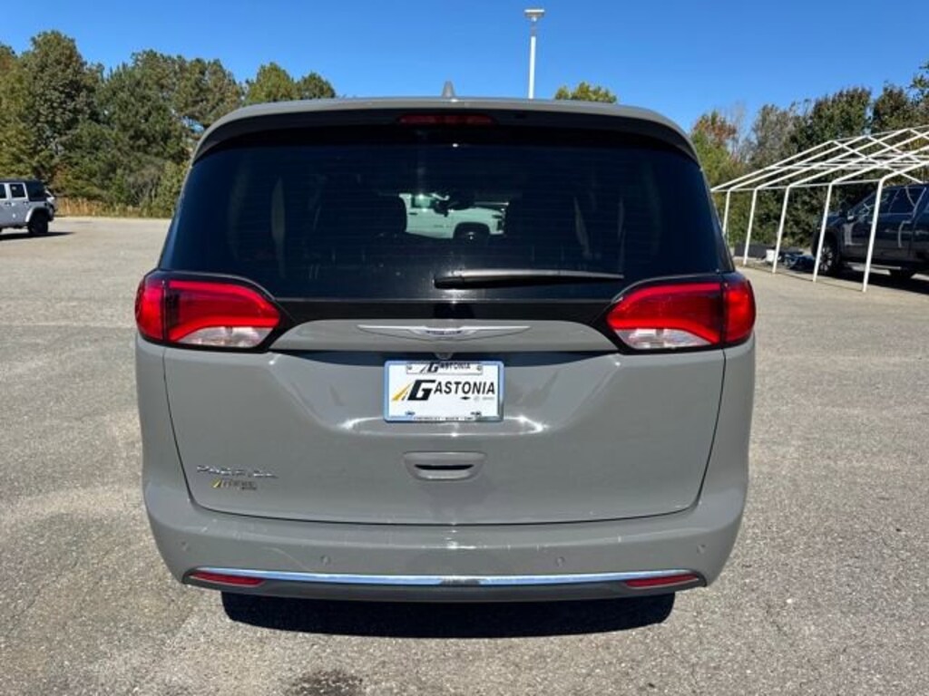 Used 2020 Chrysler Pacifica Touring L Plus Minivan