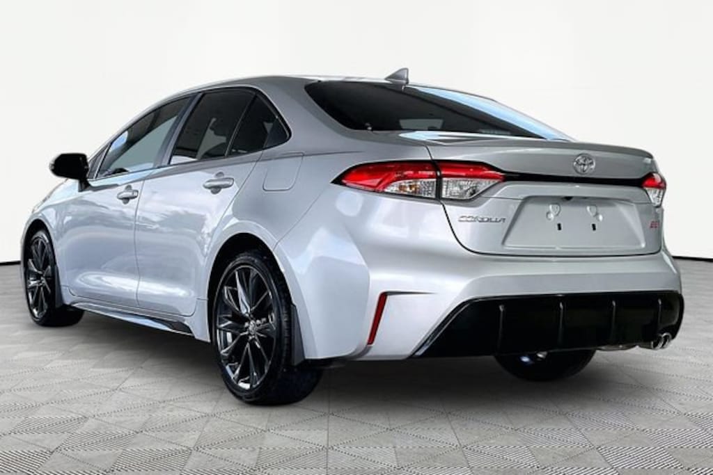Used 2025 Toyota Corolla SE Sedan