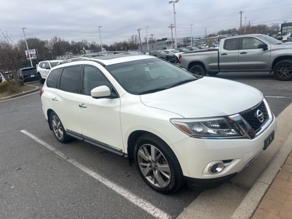 Used 2015 Nissan Pathfinder Platinum SUV