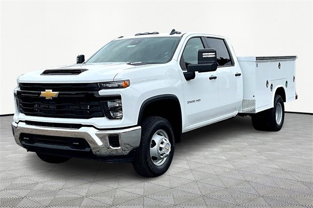 2025 Chevrolet Silverado 3500HD Work Truck photo 2