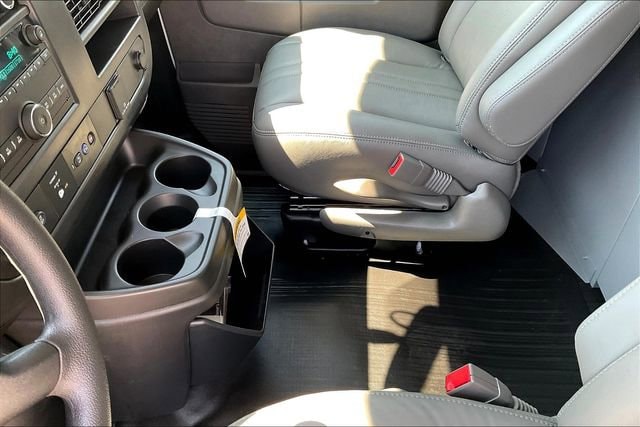 2025 Chevrolet Express Cargo Work Van - Photo 9