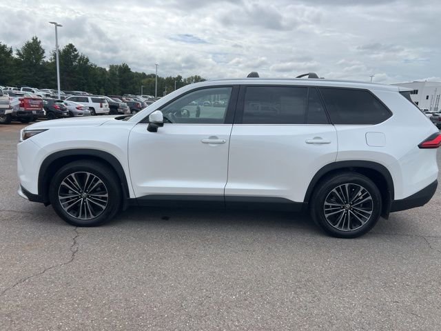 2024 Toyota Highlander Hybrid Limited photo 4