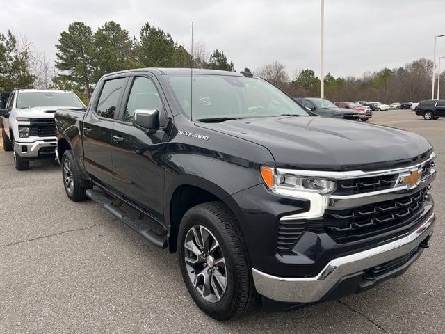 2024 Chevrolet Silverado 1500 LT's photo