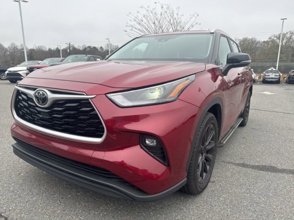 Used 2023 Toyota Highlander L