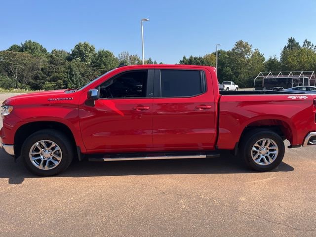 2022 Chevrolet Silverado 1500 LT photo 4