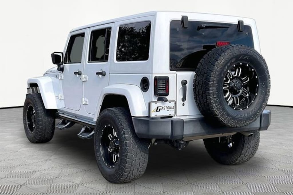 Used 2017 Jeep Wrangler Unlimited Rubicon 4x4 SUV