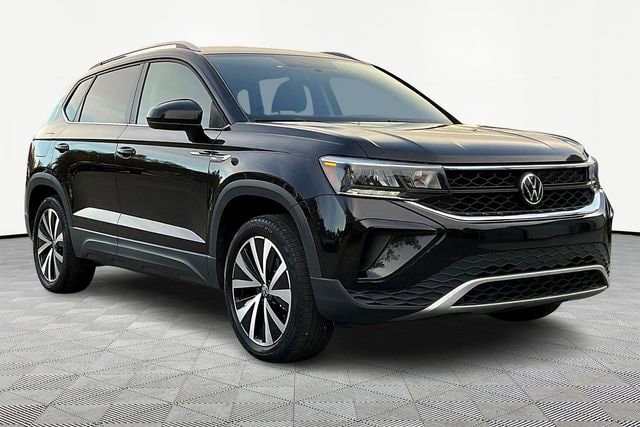2022 Volkswagen Taos SE's photo