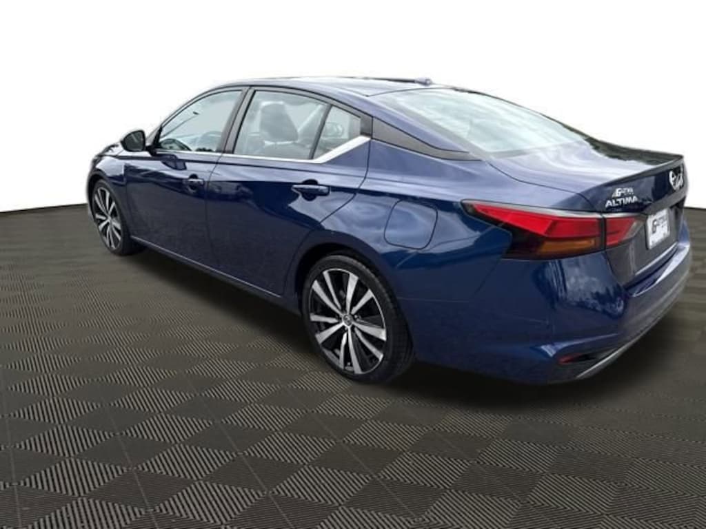 Used 2021 Nissan Altima SR FWD Sedan