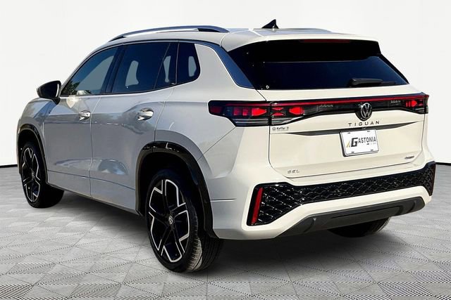 2025 Volkswagen Tiguan SEL R-Line Black photo 4