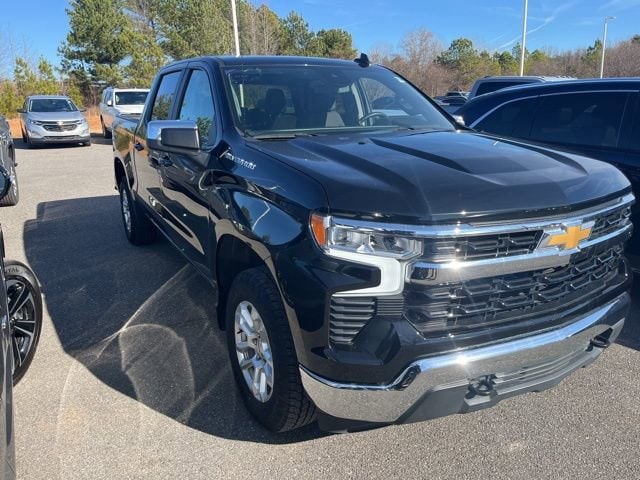 2024 Chevrolet Silverado 1500 LT's photo