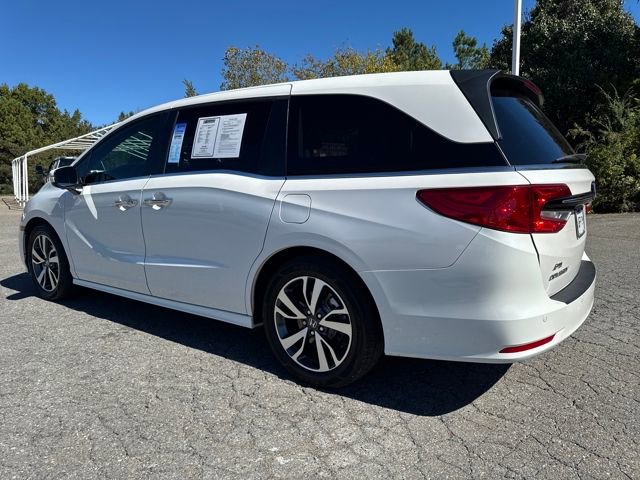 2023 Honda Odyssey Touring photo 3