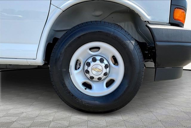 2025 Chevrolet Express Cargo Work Van - Photo 11