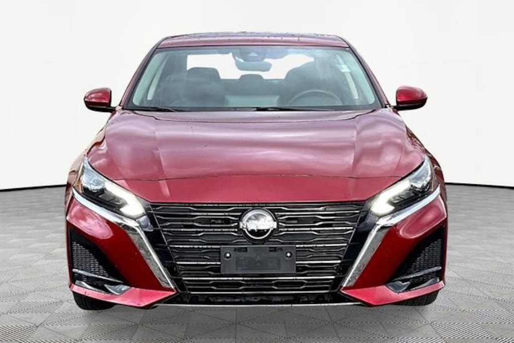 Used 2023 Nissan Altima SV Intelligent AWD Sedan