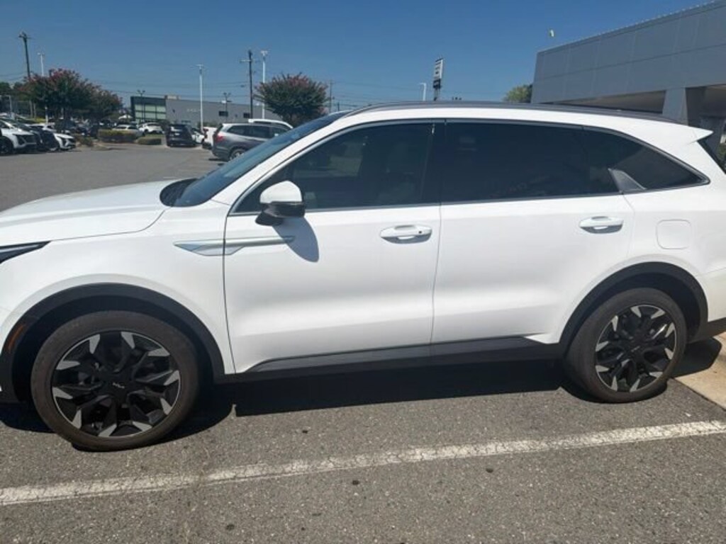 Used 2025 Kia Sorento EX SUV