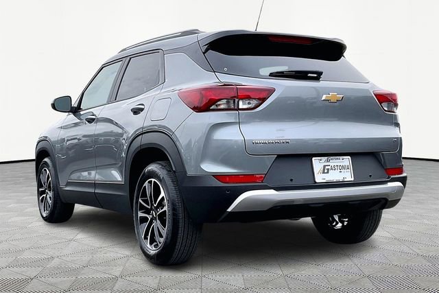 2026 Chevrolet Trailblazer LT photo 2