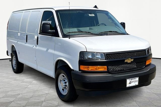 2025 Chevrolet Express Cargo Work Van's photo