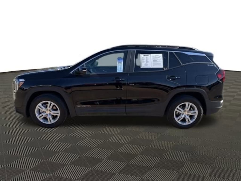 Used 2022 GMC Terrain SLE SUV