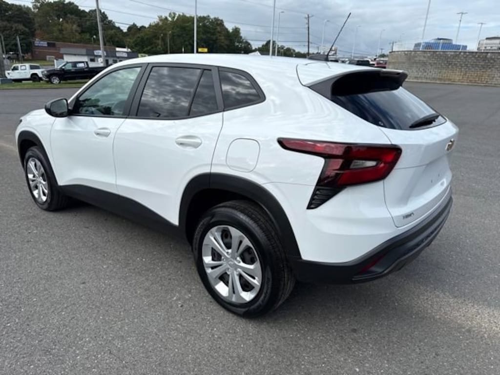 Used 2024 Chevrolet Trax LS SUV