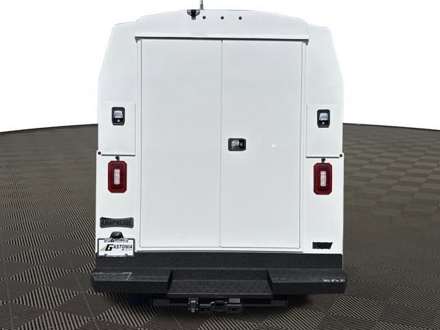 2025 Chevrolet Express Cutaway 3500 photo 4